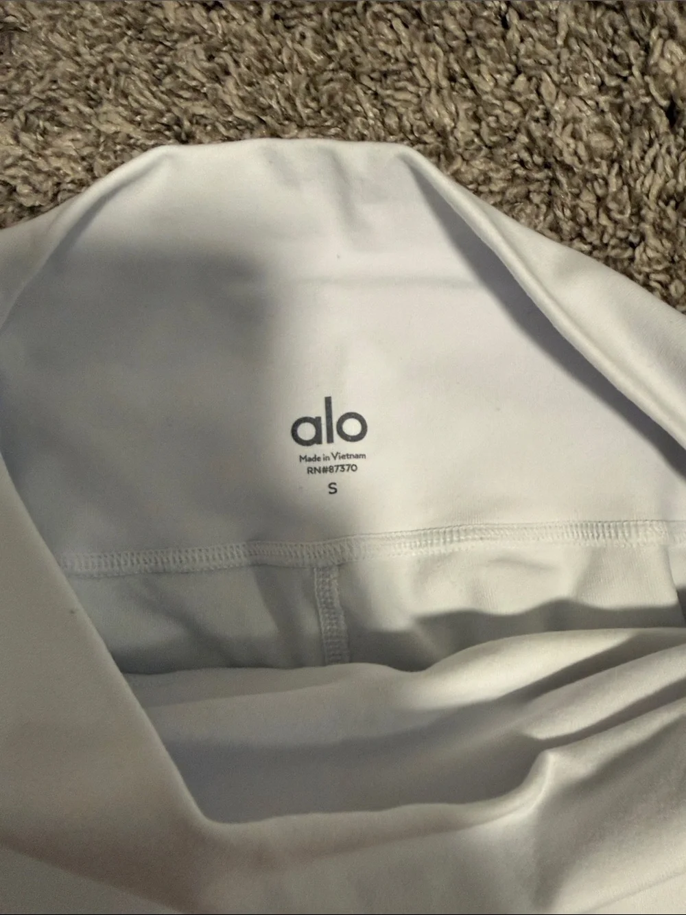 ALO Yoga soft white